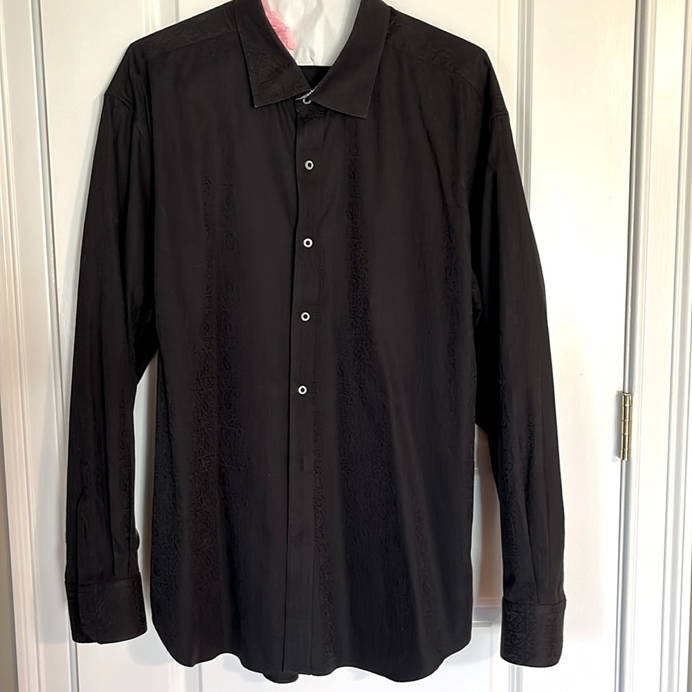 Amazing Robert Graham Black w White|Black cuffs.Red trim.Great condition